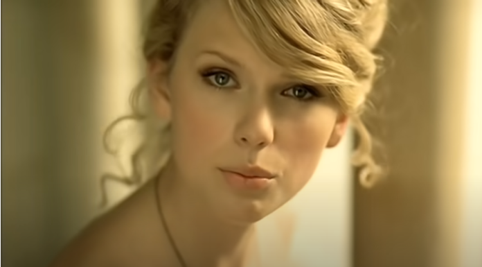 Love Story Lirik Terjemahan Indonesia – Taylor Swift lirik lagu love story dengan terjemahannya