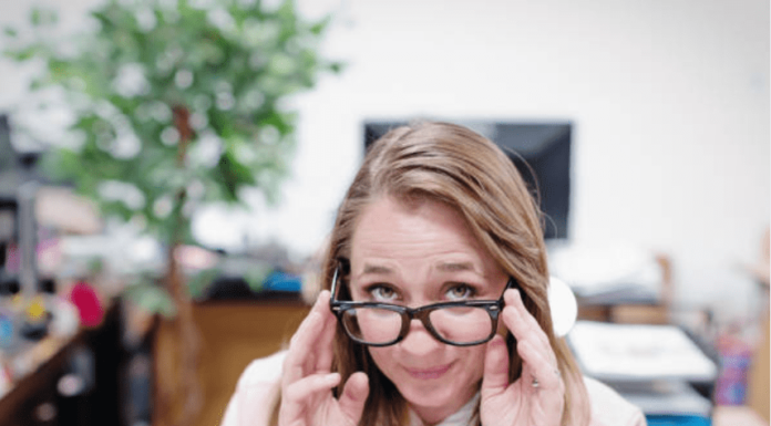 Cara Percaya Diri Walau Jelek (Kamu Rasa) Dalam Berbagai Situasi cara percaya diri walau jelek